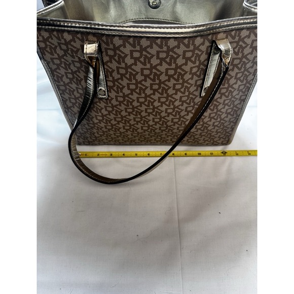 DKNY Repeat Gold Tote Bag Purse Beige w/ Brown Monogram in excellent cond 1990's - Picture 9 of 12